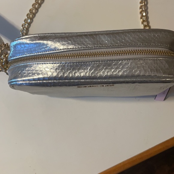 Victoria Secret Crossbody Purse. - Picture 6 of 6